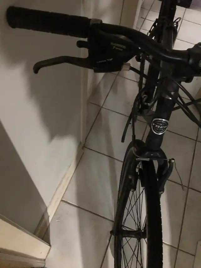 Trek hybrid bike for sale or trade in Road in City of Toronto - Image 4