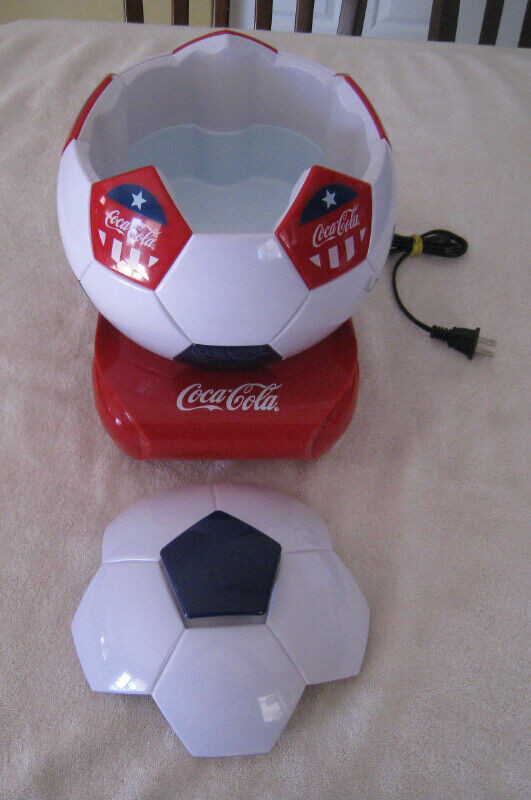 Koolatron Coca-Cola Soccer Ball Cooler in Arts & Collectibles in Kelowna - Image 4
