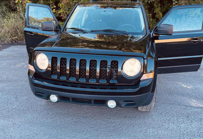 9,800 jeep patriot 2015 with 155000 klm