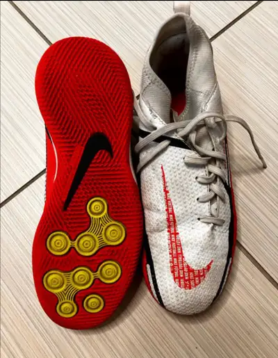 (GS) Nike Jr Phantom GT2 Academy Indoor soccer shoes, View more