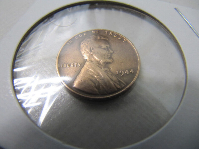 Classic USA War Time Copper Penny Good Clean Condition Circ 1944 in Arts & Collectibles in Mississauga / Peel Region - Image 3