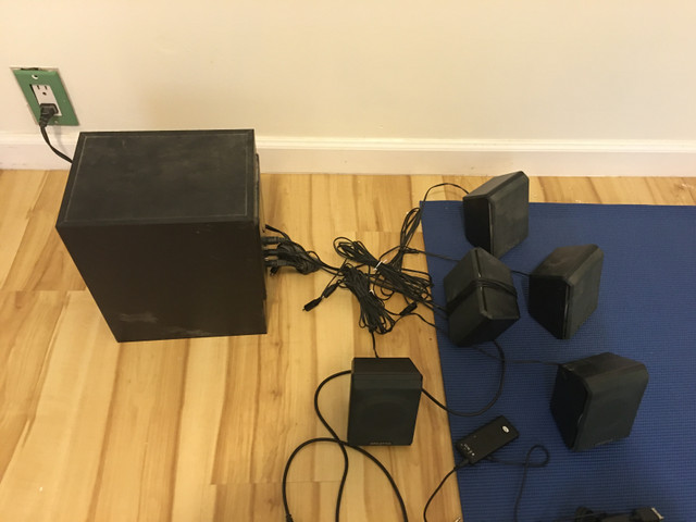Computer Desktop Speakers And sub 25$ (Creston) in Speakers, Headsets & Mics in Cranbrook - Image 3