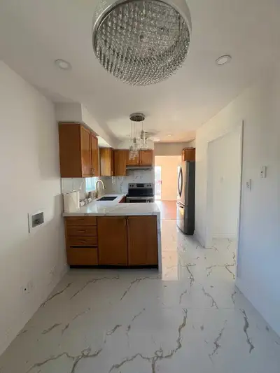 Available October 1st, 2026 Chinguacousy and Flowertown intersection, Brampton 3 bedroom house for r...