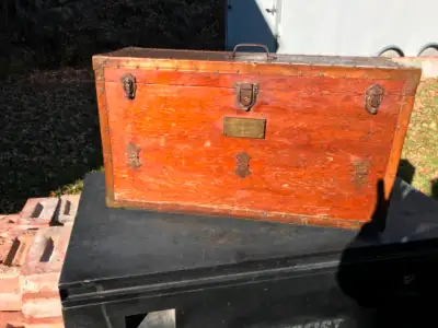 BEAUTIFUL  VINTAGE CARPENTER'S TOOLBOX WITH ANTIQUE TOOLS!, View more