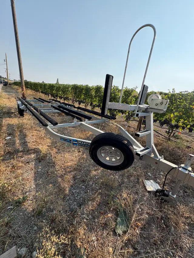 2021 25 FOOT BERKSHIRE PONTOON 25E STS 3.0. LIKE NEW in Powerboats & Motorboats in Penticton - Image 17