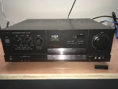 Very nice and rare Technics SU-V7X stereo integrated amplifer, Made in Japan in the mid 80's, Has MM...
