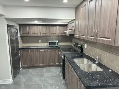 For GIRLS ONLY 1 Room for Rent in Sharing for GIRLS ONLY in Basement Major Intersection William Park...