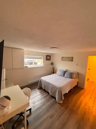 Dartmouth - Furnished Room with Private Bath - $900/month or $200 per week (Singles only). Please re...