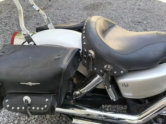 1996 Honda Shadow 1100 ACE in Touring in Ottawa - Image 10
