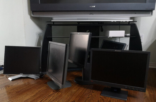 7 NOT Working Monitors- For Spares/Repair. Open to Trade. in Monitors in Mississauga / Peel Region - Image 3