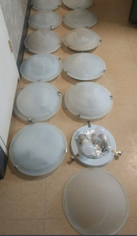 Ceiling light fixtures