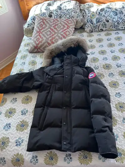 Canada Goose Wyndham Parka, View more