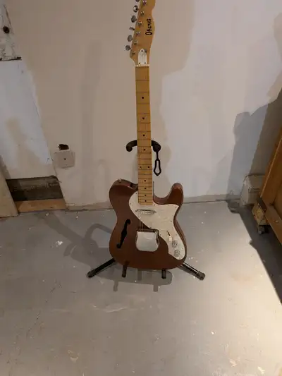 Avis aux musiciens et collectionneurs. Je mets en vente une magnifique guitare électrique Ibanez mod...