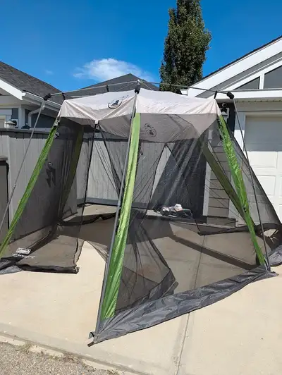 Coleman Instant Screen Tent – Good Condition Good Condition screen tent used probably less than 5 ti...