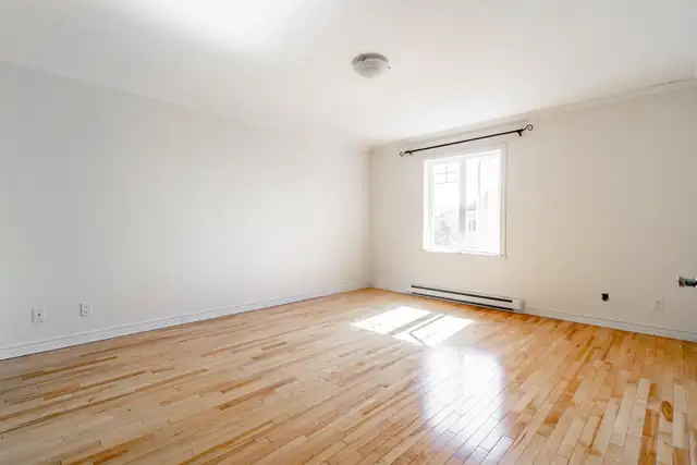 Candiac Spectaculaire!! Condo 4 1/2. Lumineaux 1874 Pies carres. in Condos for Sale in Longueuil / South Shore - Image 6