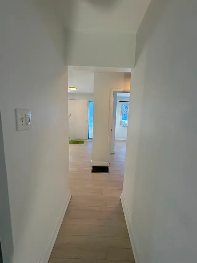 XLARGE 4 Bedroom 1.5 Bath Renovated House at Yonge and Steeles in Long Term Rentals in Markham / York Region - Image 22