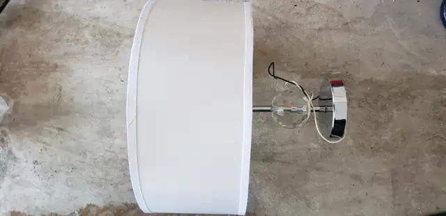 Chandelier 3 bulbs in Indoor Lighting & Fans in City of Toronto - Image 5