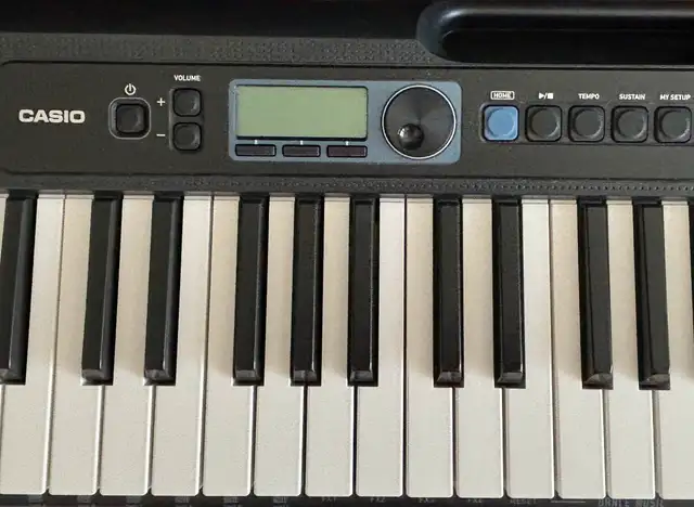 Casio CT-S300 Keyboard in Pianos & Keyboards in Vancouver - Image 3