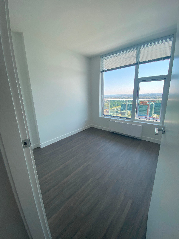 Surrey King Skytrain Station Newly Built 2br 2balcony Long