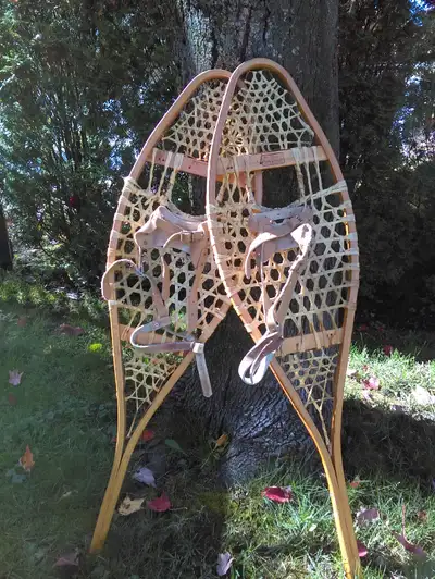 RAQUETTE EN BOIS & BABICHE, View more