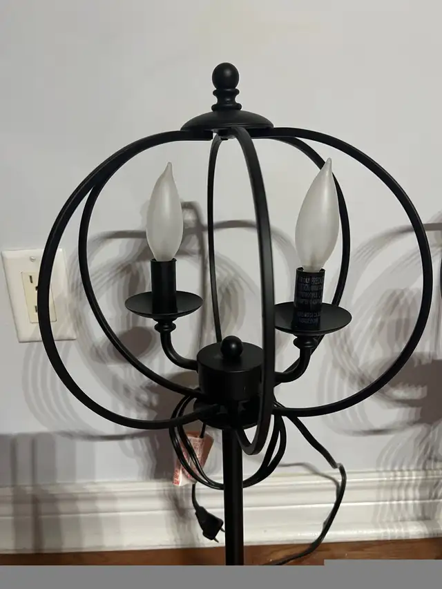 Nearly new elegant nice table lamps work perfectly fine $39 ea! in Indoor Lighting & Fans in Markham / York Region - Image 5