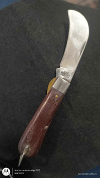 Klein T-2 flooding hookbill knife