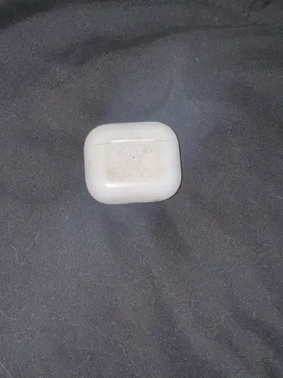 Gen 3 airpods, spent a lot of time in my pocket and i dont really use em, dont feel like cleaning th...