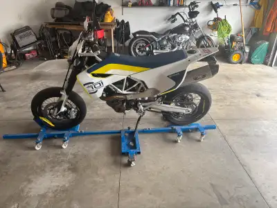 2018 supermoto 701. Like new. Bought it new. Brembo brakes. Fast Reliable after market pipe. Street...