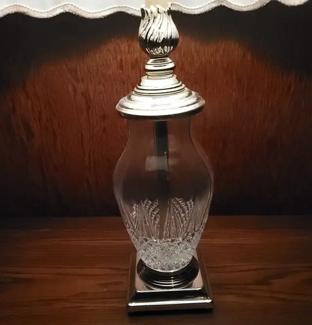 1970s Cristal d'Arques "Longchamp" Crystal Table Lamp - France in Indoor Lighting & Fans in Markham / York Region - Image 8