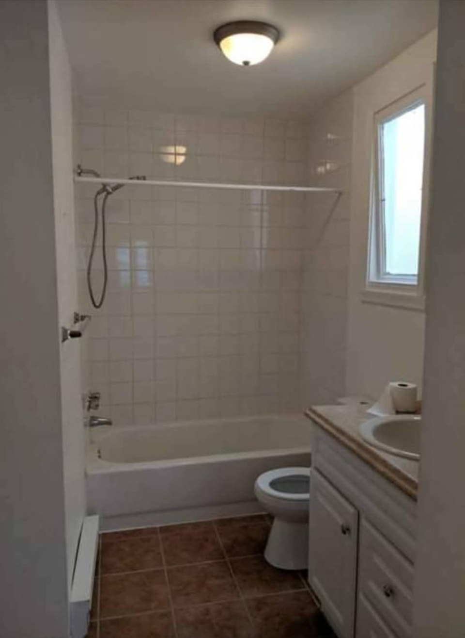 5 1/2 en haut d'un duplex, $1000 Rabais pour les 4 premiers mois 2
