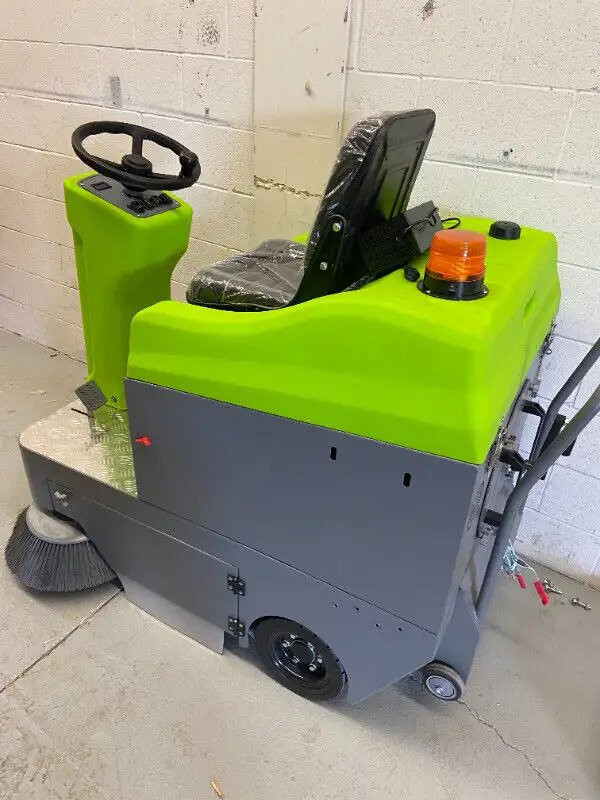 Ride-on-Electric Sweeper - Brand New in Other Business & Industrial in City of Toronto - Image 3