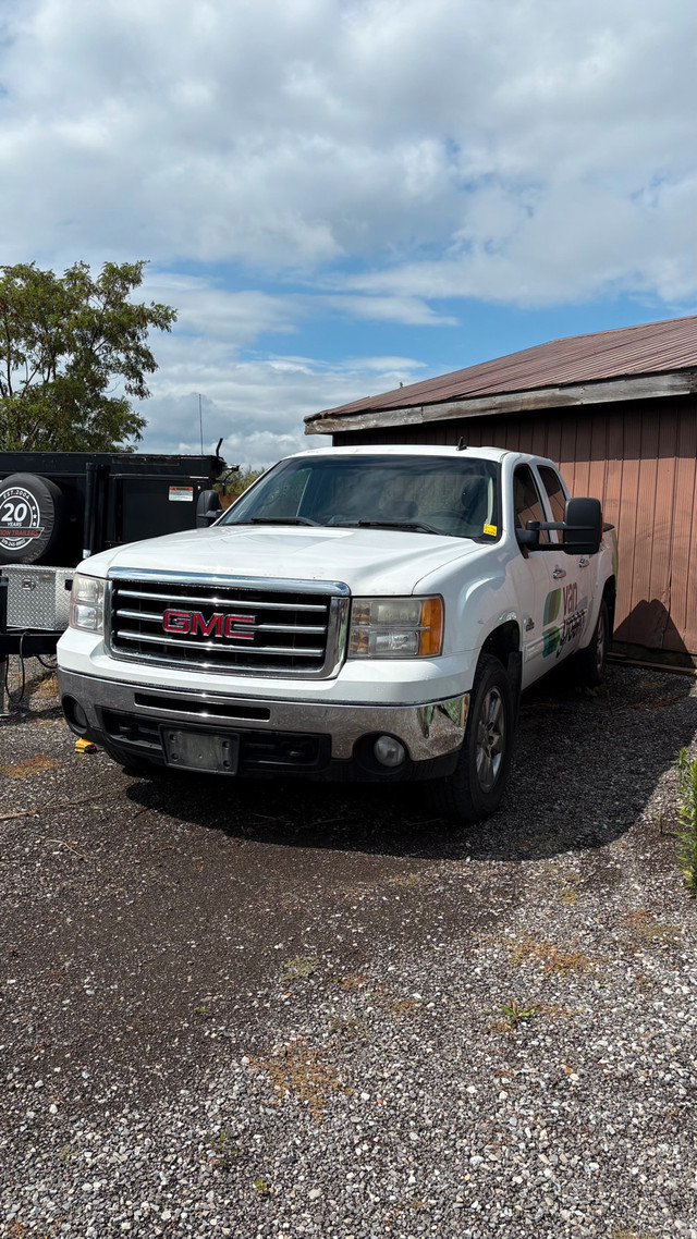 2013 GMC Sierra 1500 in Cars & Trucks in Hamilton