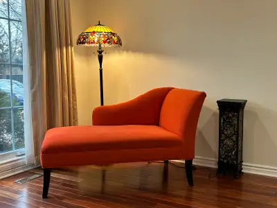 Gently used, well maintained Comfortable and supportive seating Ideal for living room and reading no...