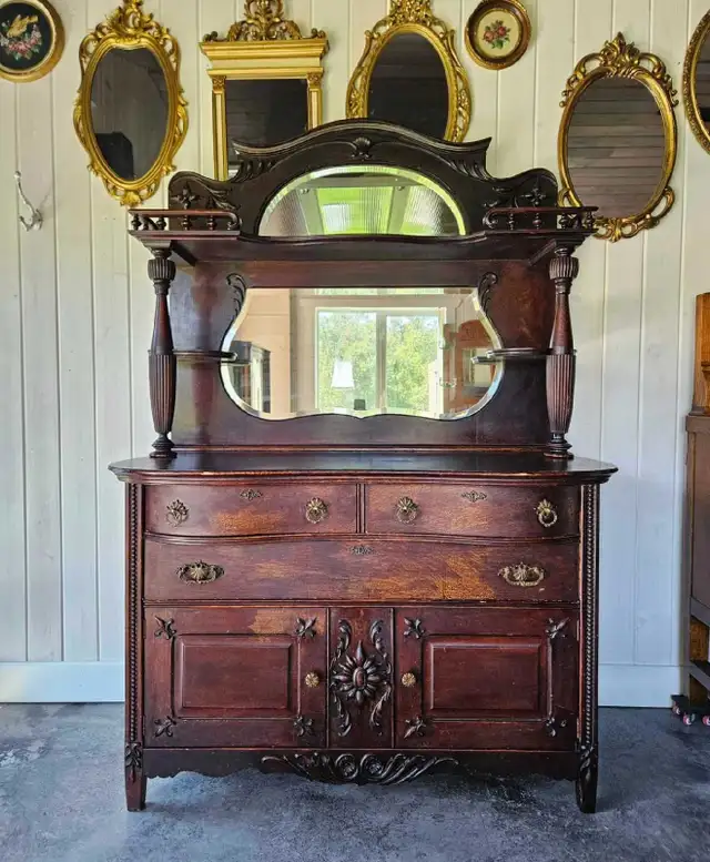 Buffet with Hutch - Delivery Available in Hutches & Display Cabinets in Winnipeg - Image 2