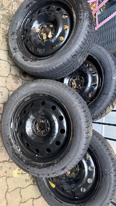 Winter Edge Motormaster, in great condition, came off a Subaru Crosstrek 2013. Price to sell. Cash o...