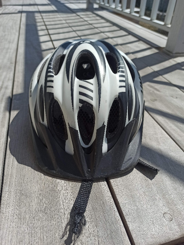 Casque de vélo pour petite tete - blanc dans Autre  à Ville de Montréal