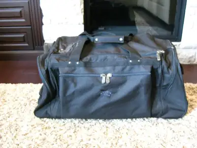 SMI Extreme Sports Wheeled Hockey or Sports Bag - Great shape, View more