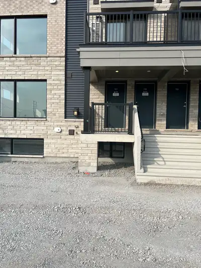Never lived 2 bed, 2 bath townhouse. Appliances included: refrigerator, stove, dishwasher, microwave...