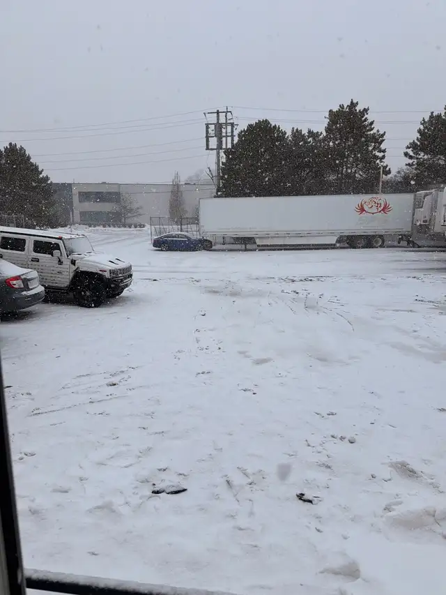 Truck parking Available at Pickering