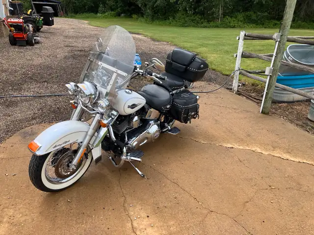 2006 Harley Davidson Heritage Soft Tail in Street, Cruisers & Choppers in St. Albert - Image 4