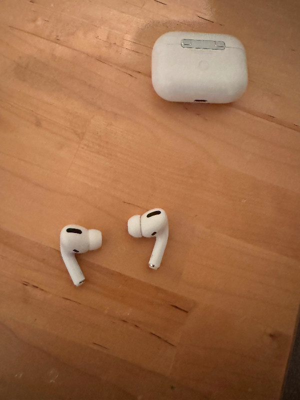 AirPods Pro with brand new airpods tips in General Electronics in Edmonton - Image 4