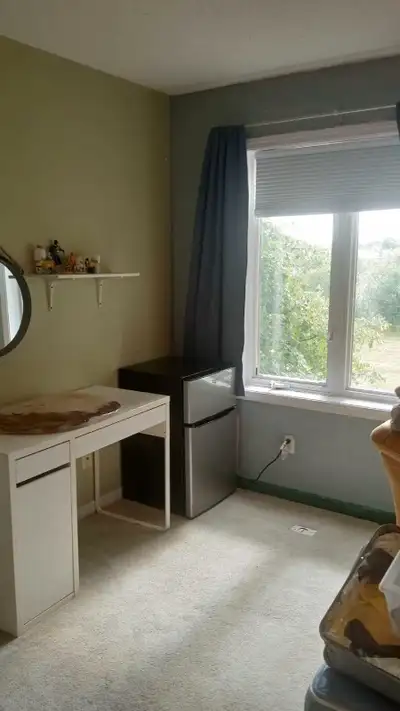Warden n HWY7. room rent