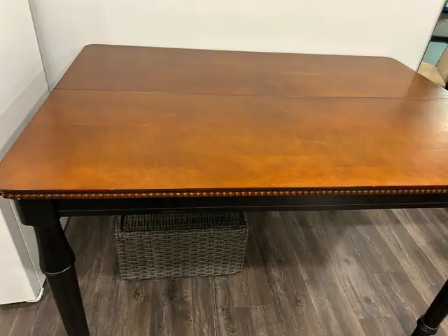 Kitchen table and 6 Chairs in Dining Tables & Sets in Markham / York Region - Image 5
