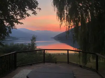 Awesome Beach House on Kootenay Lake in Nelson