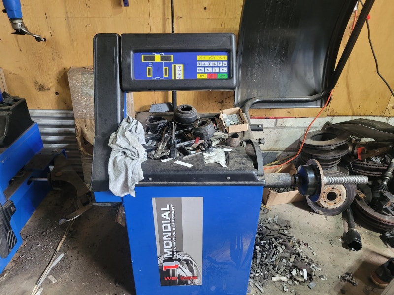 Mondial tire changer and balancer Other Dartmouth Kijiji