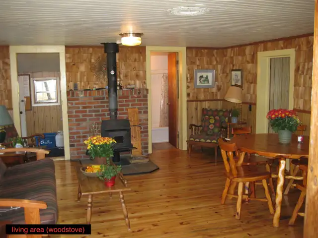 Stony Lake Cottage in Ontario in Canada - Image 17
