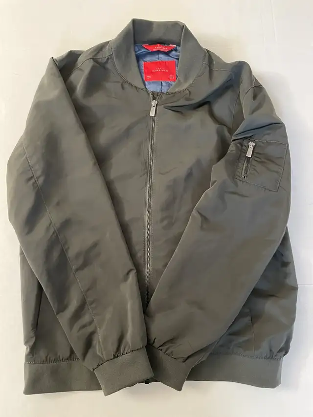 Zara Men’s Lightweight Bomber Jacket XL in Men's in Mississauga / Peel Region - Image 2