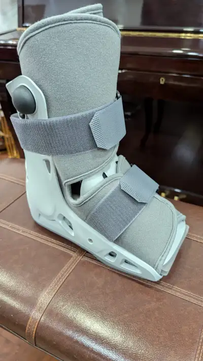 Aircast Walking Boot (New) – Inflatable Ankle Support, View more