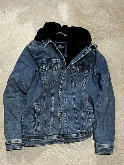 Hollister Jean Jacket Medium, View more