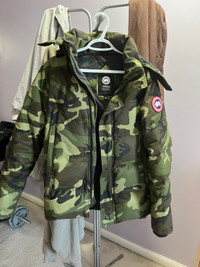 Canada goose camo parka men’s 